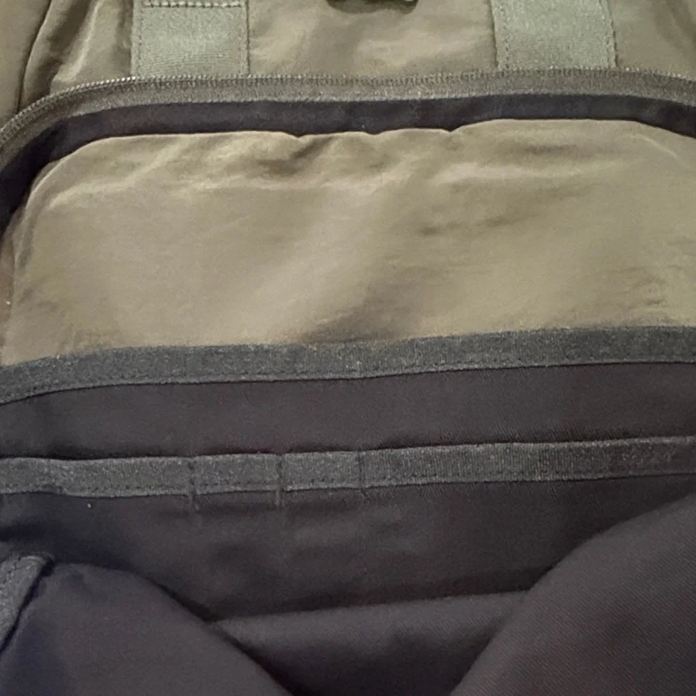 Levi's Army Green L-pack Round Backpack/NWT - Picture 5 of 12